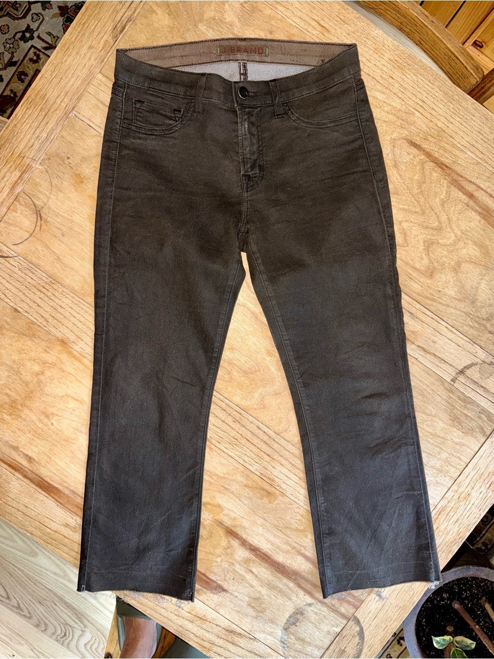 J brand / Net-A-Porter, Brown Straight Leg Capri Jeans. Size 26